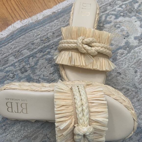 Chic Cream Fringe Espadrille Slides - Picture 2 of 4